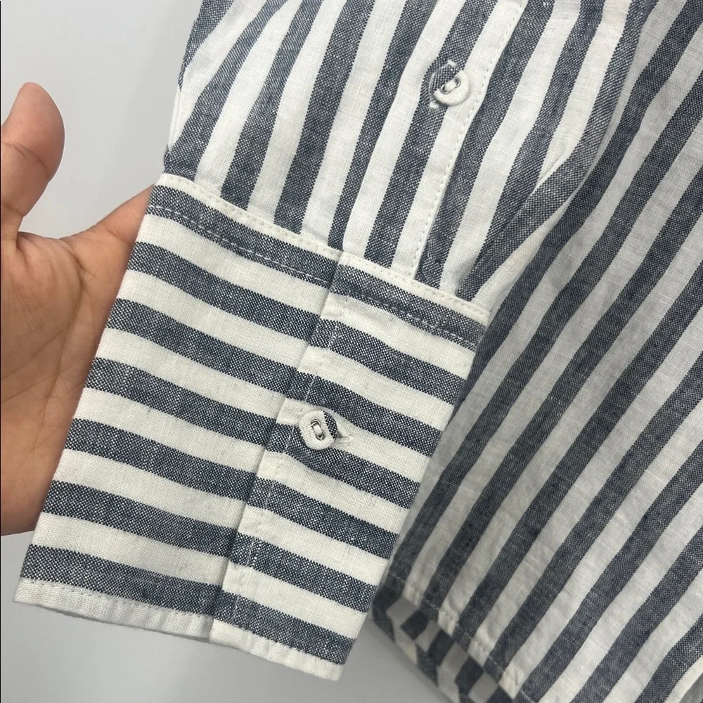 Everlane Navy and White Striped Shirt - Picture 5 of 10